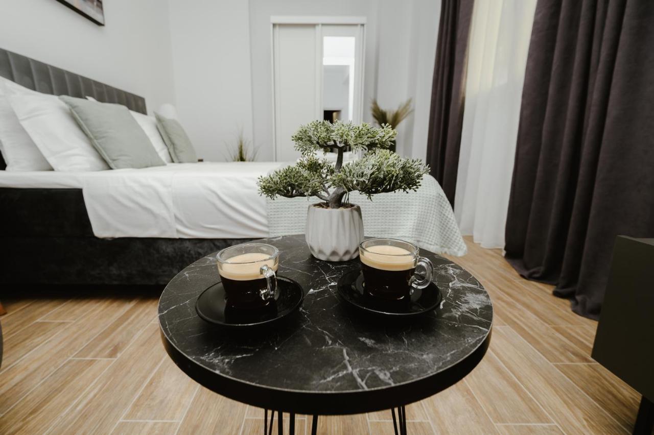 M & N Guesthouse فولوس المظهر الخارجي الصورة